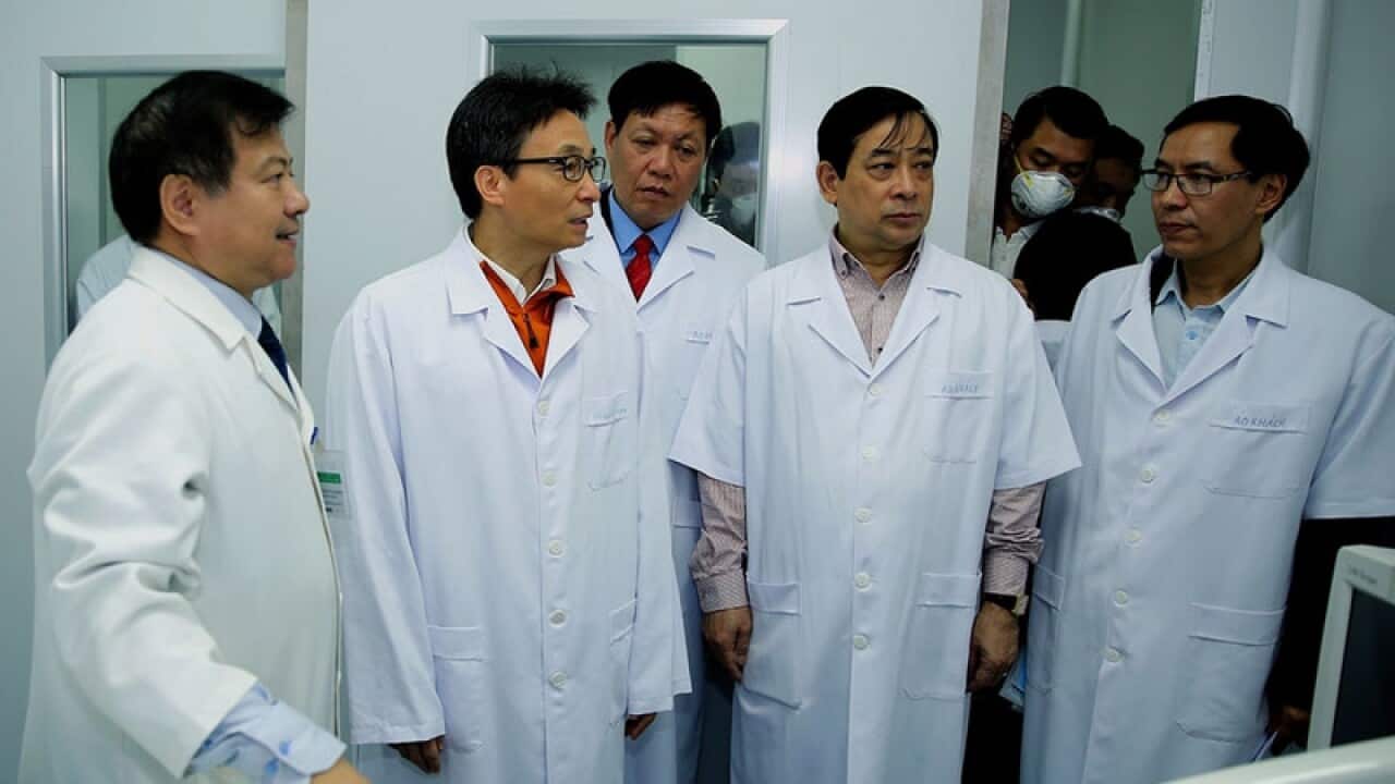 Phó Thủ tướng Vũ Đức Đam kiểm tra công tác sẵn sàng cách ly, điều trị tại Bệnh viện Bệnh Nhiệt đới Trung ương hôm 231