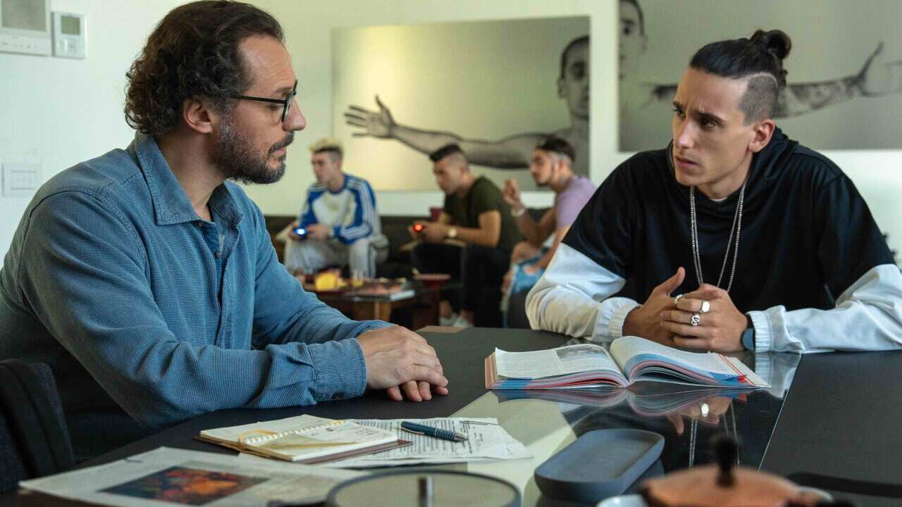 An image from The Champion.