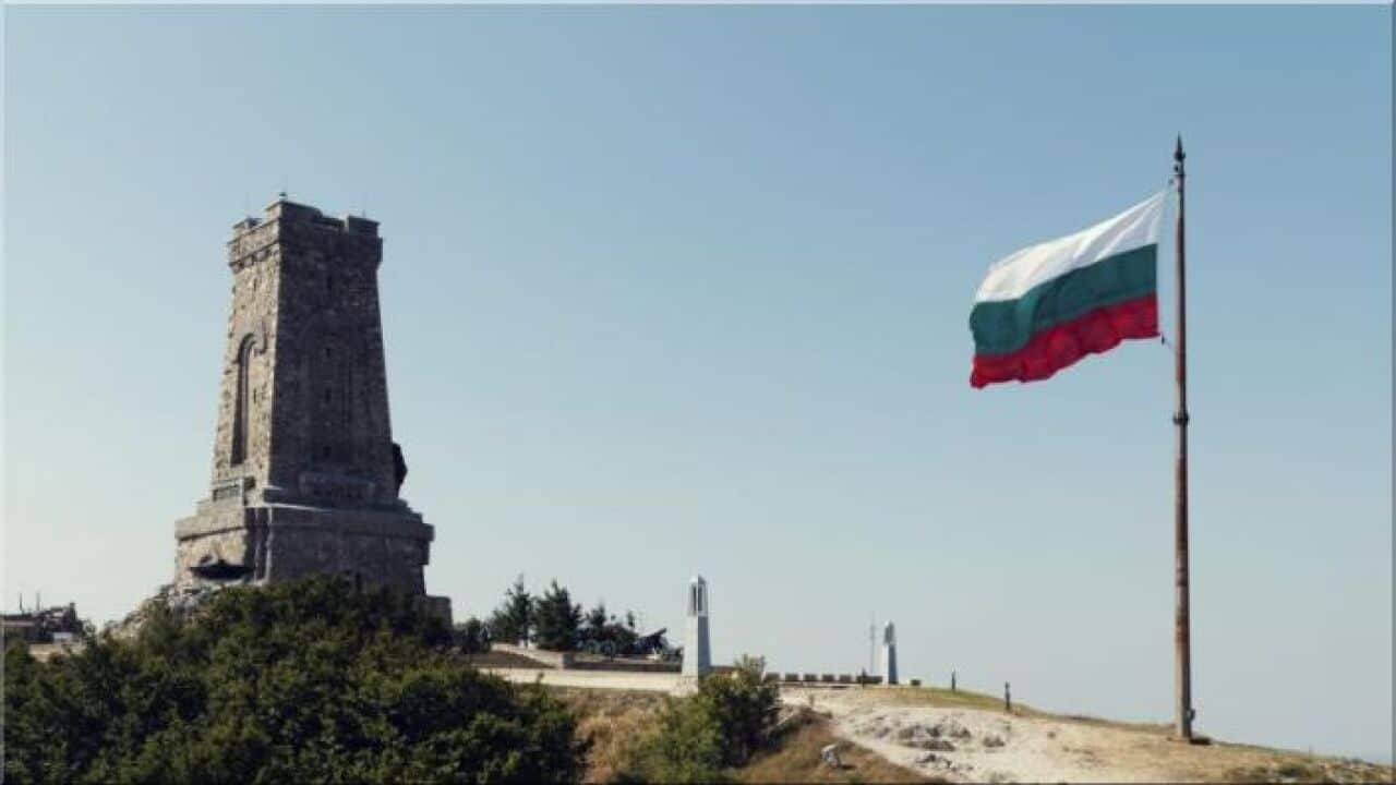 И днес йощ Балканът, щом буря зафаща, спомня тоз ден бурен, шуми и препраща славата му дивна като някой ек от урва на урва и от век на век! /