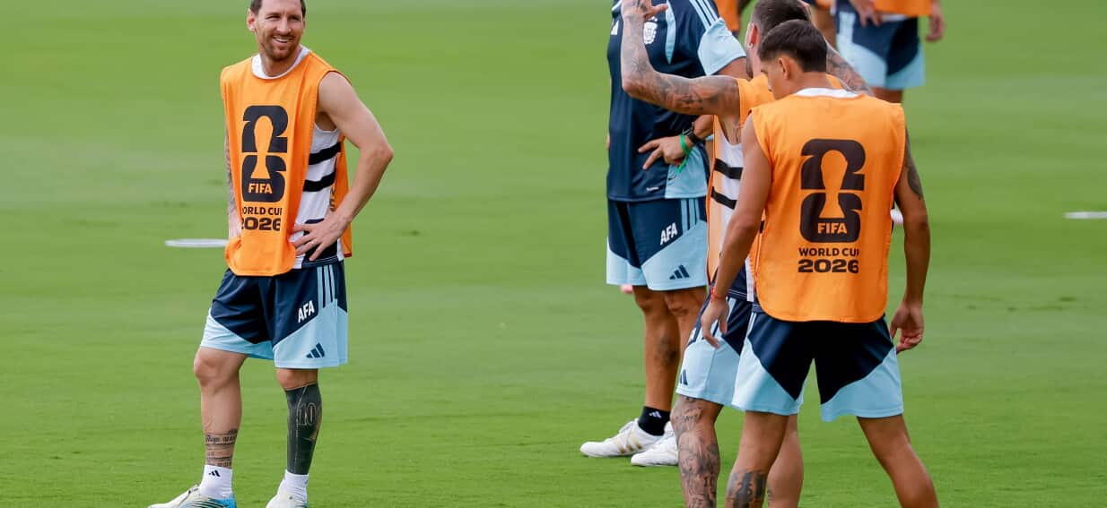 England v Argentina semi-final LIVE: Grudge match for spot in World Cup final starting soon