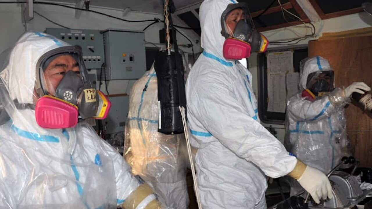 japan_nuclear_workers_020411_B_AAP_1972401218