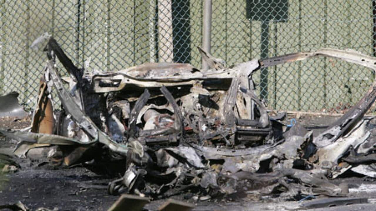 NIreland_carbomb_100412_B_EPA_1853081963