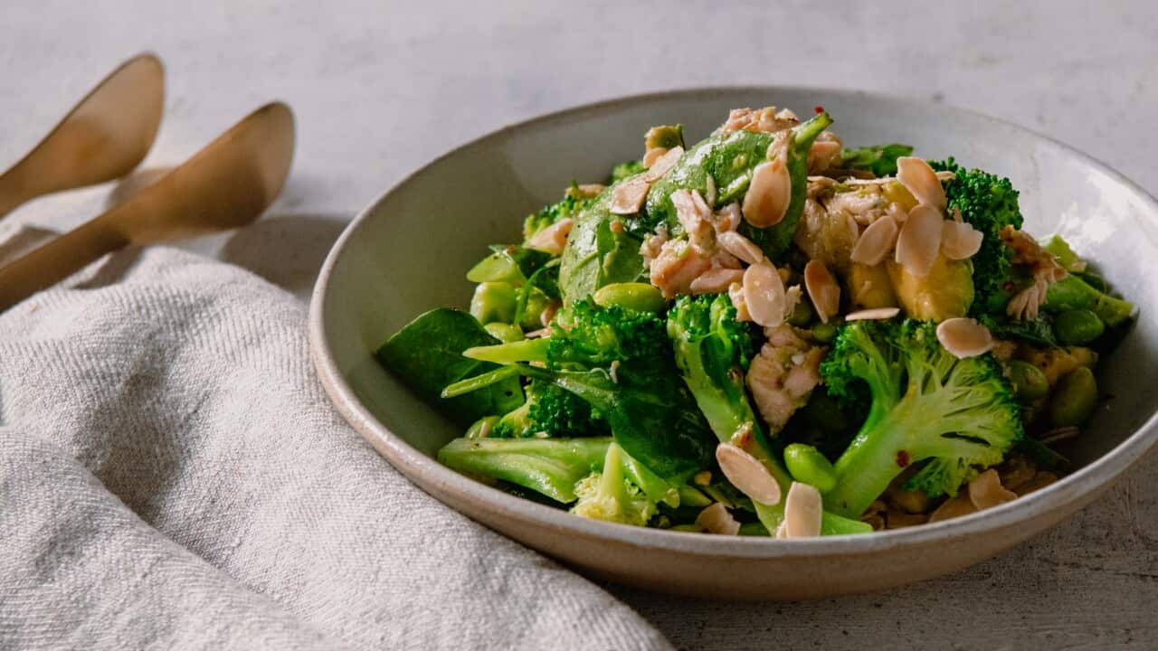 Hot-smoked salmon salad