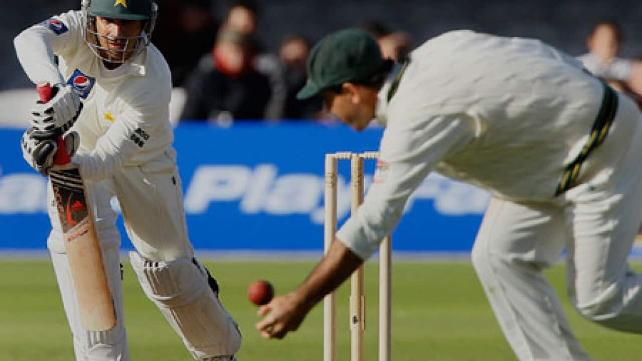 ponting_butt_lords_100716_B_aap_1552031934
