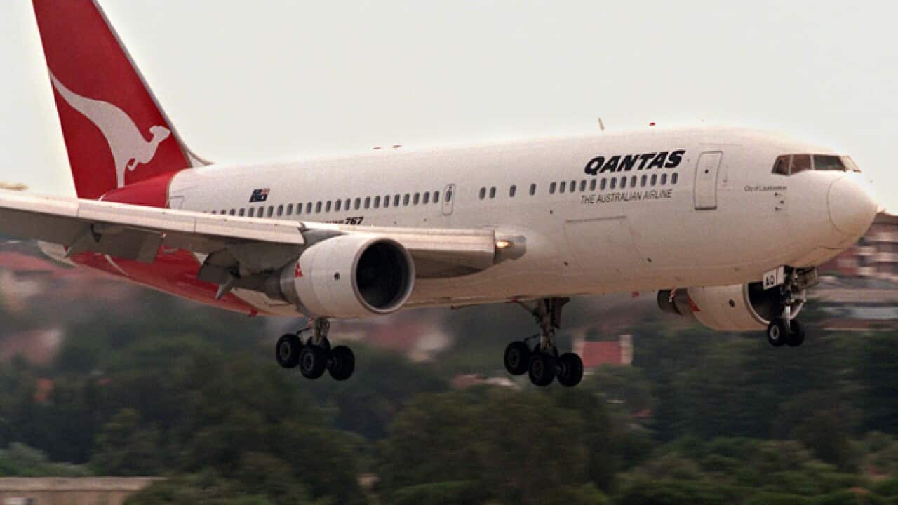 Qantas-plane-landing_B_Getty_1889916028