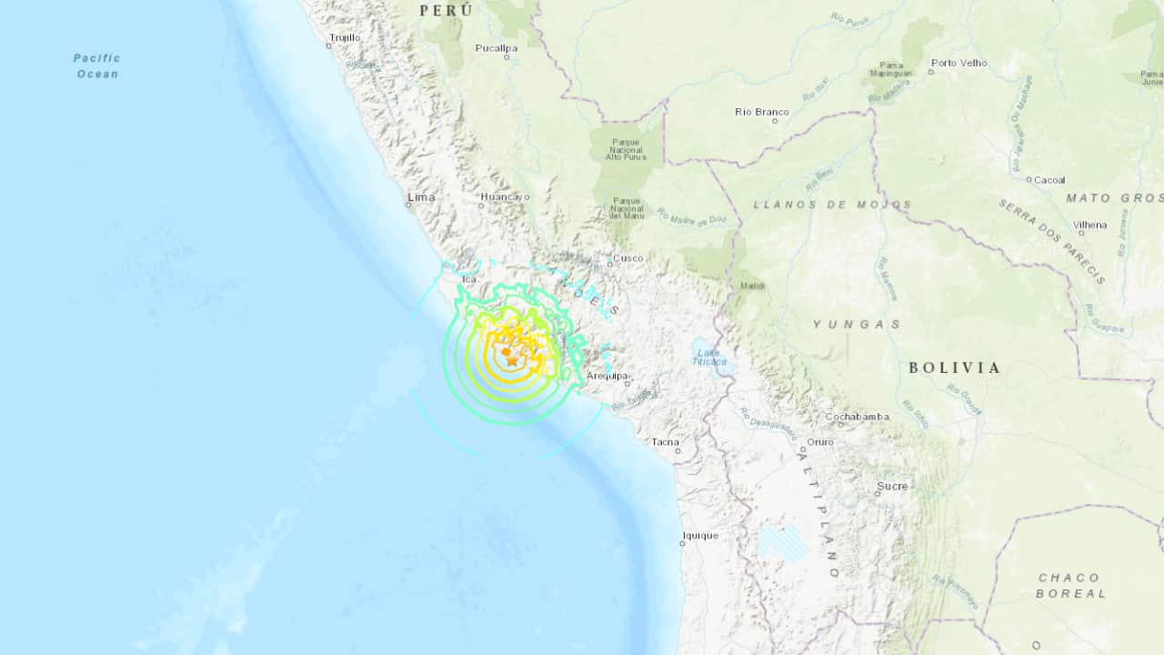 A map shows the earthquake site radiating off the coastline off Atiquipa, Peru.