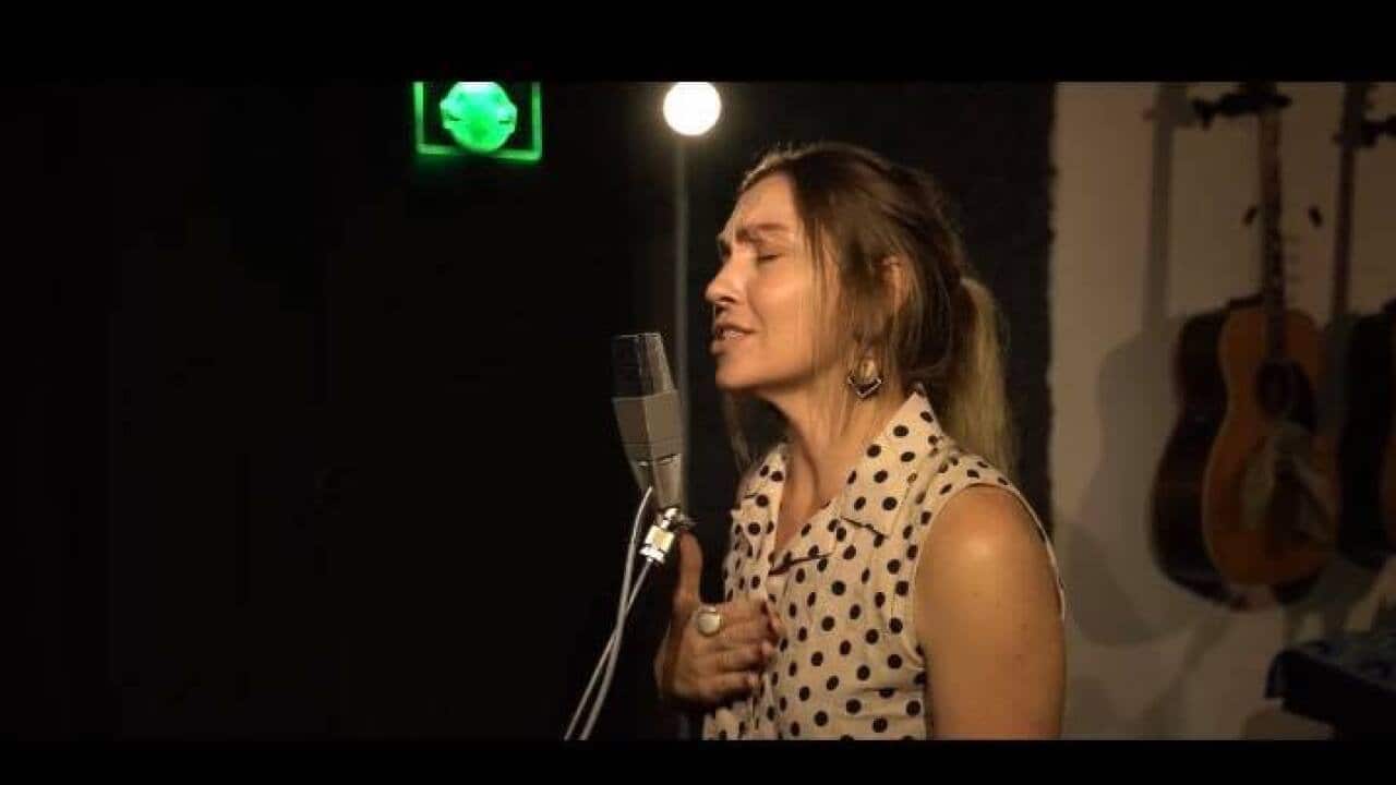 Kelly Loui - singing 'End of Story'