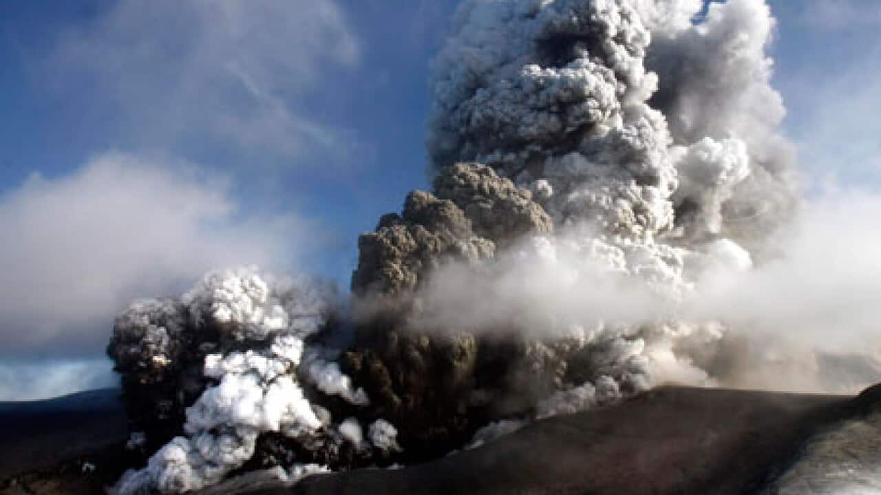 100418_iceland_volcano_B_aap_2117031180