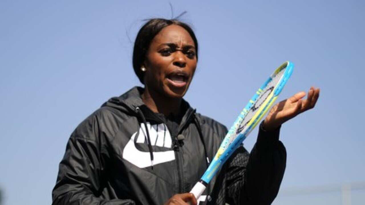Stephens serves up tennis to inner city youth
