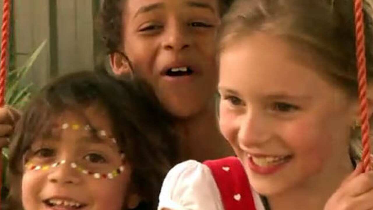 youtube_xmas_video_L_101225_aap_776752073