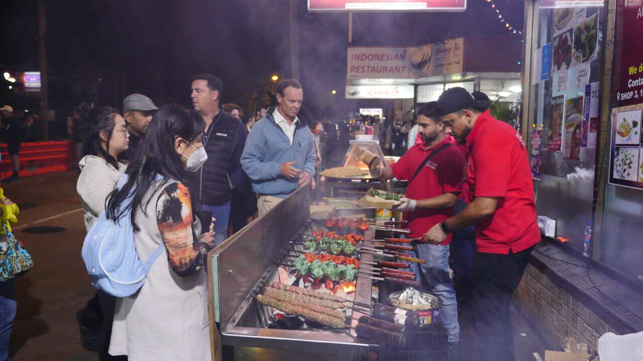 Stand de brochettes indiennes au Lakemba Night Market