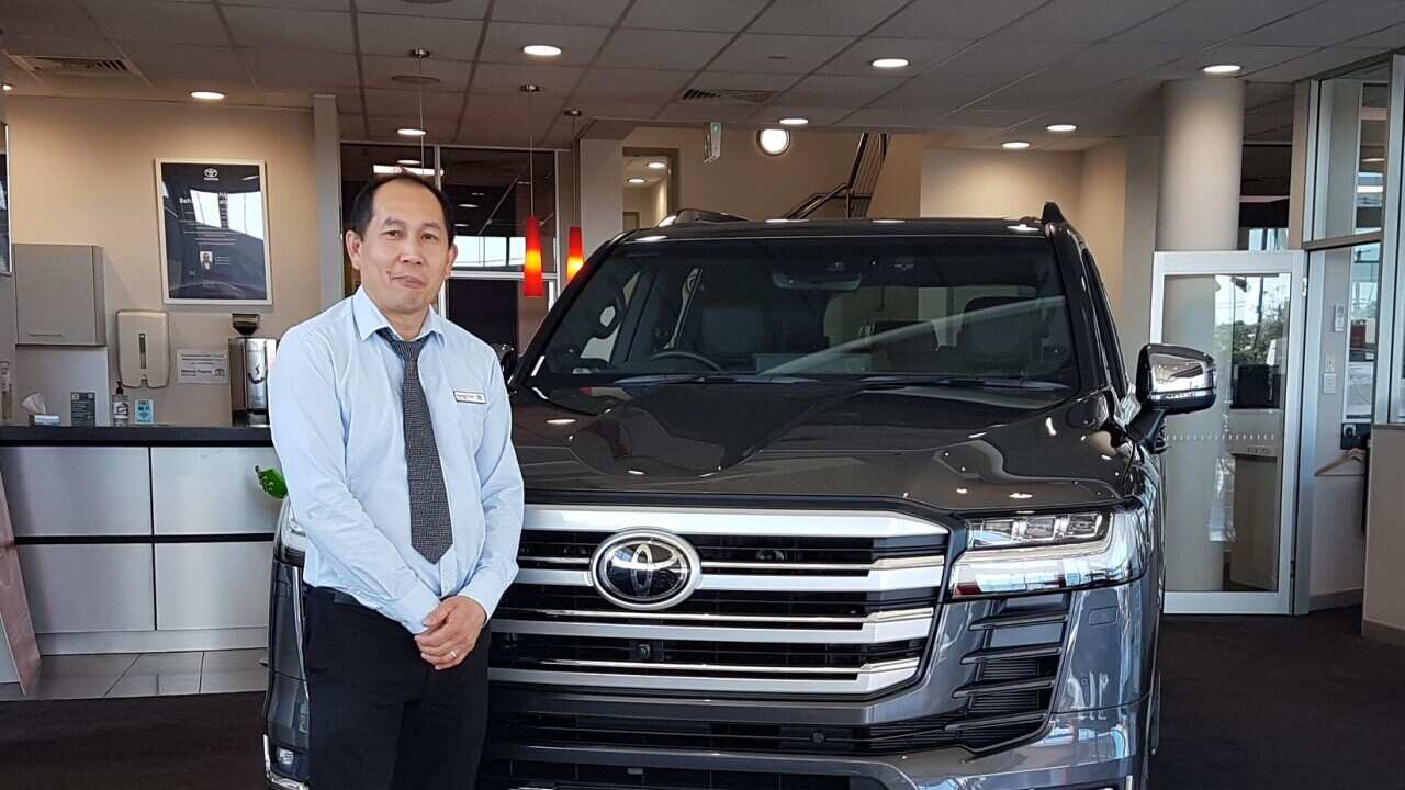 lon tran car dealer.jpg
