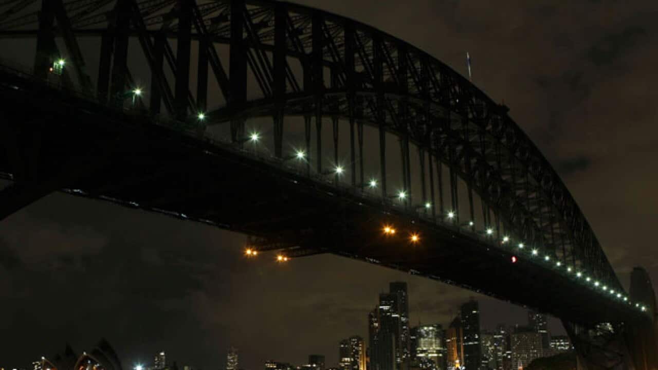 Earth-Hour_Harbour-Bridge_b_120331_aap_1218154720