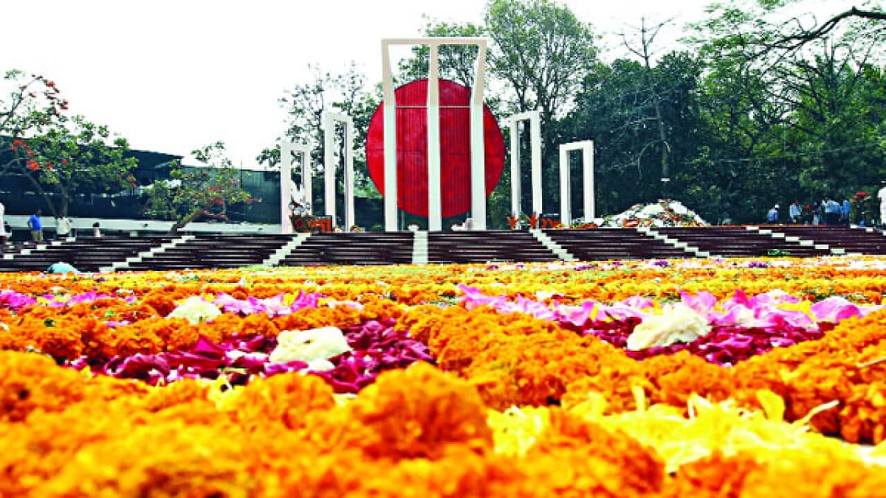 ভাষাশহীদদের প্রতি ফুলেল শ্রদ্ধা