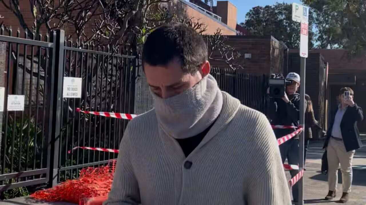 Luis Mena.jpg