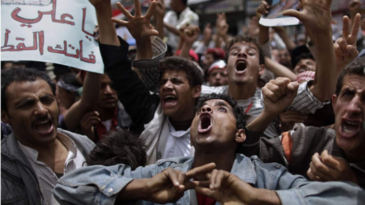 yemen_protesters_B_ap_110425_915667542