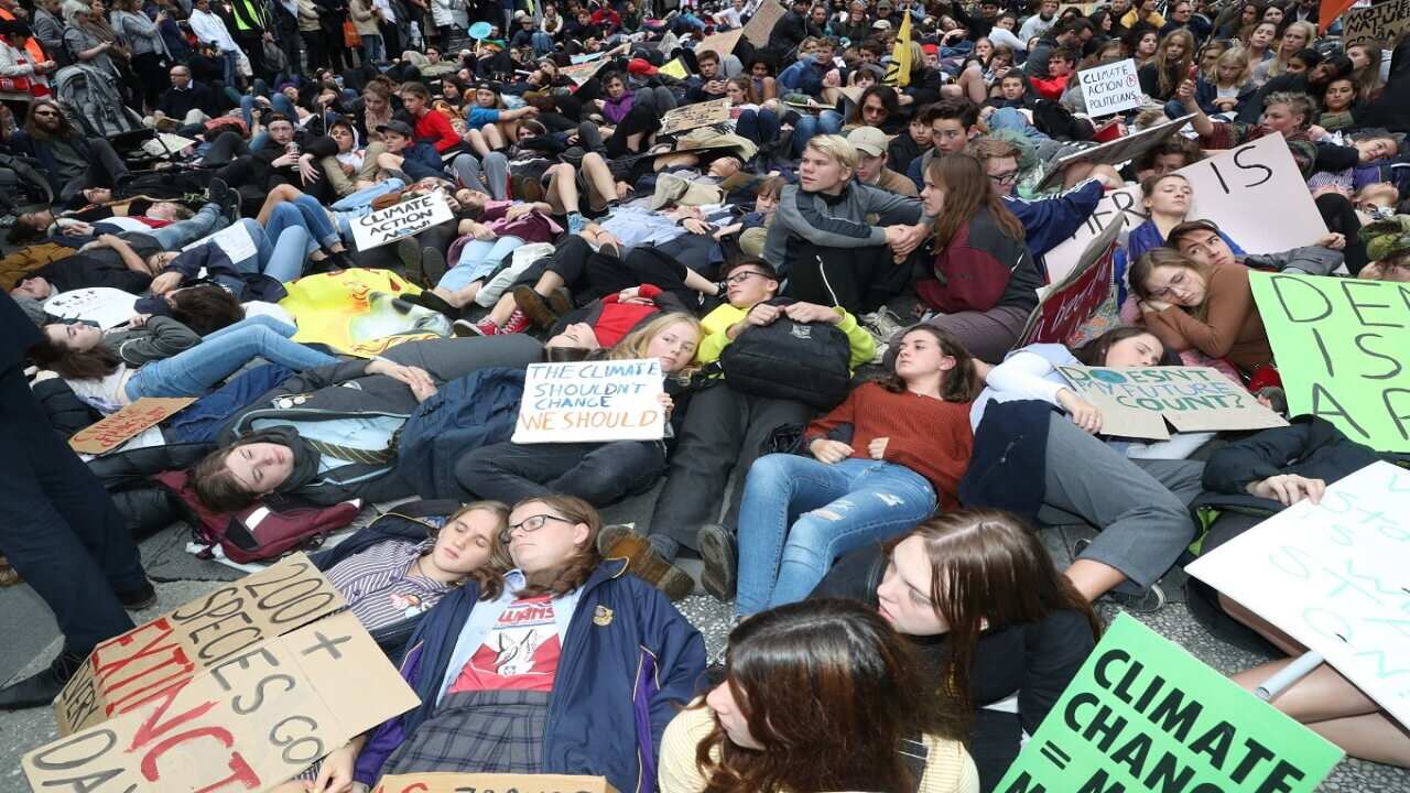 Thousands of climate activists are expected to take to the streets of Melbourne to pressure the federal government to take strong environmental action.