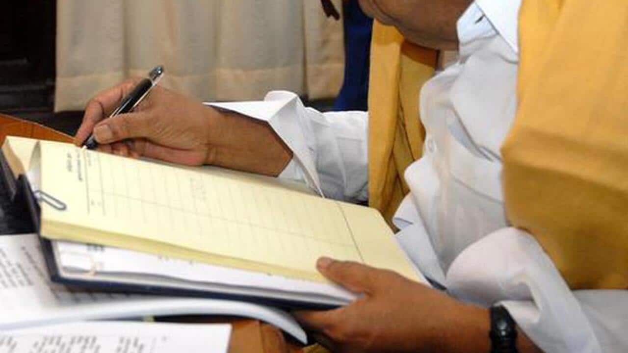 Karunanidhi Pen.jpeg