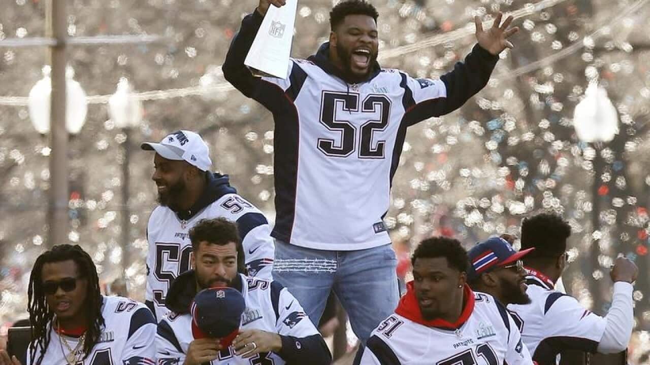 New England Patriot Elandon Roberts (C)