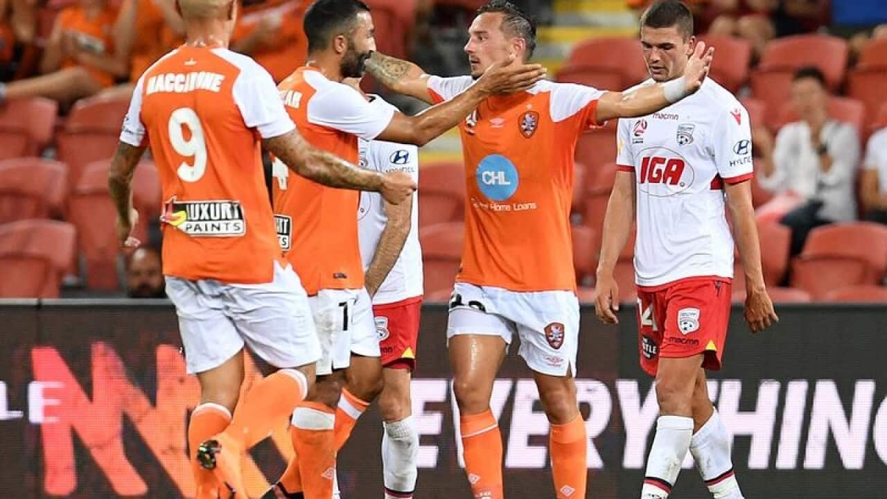 Eric Bautheac of the Roar (2nd right).