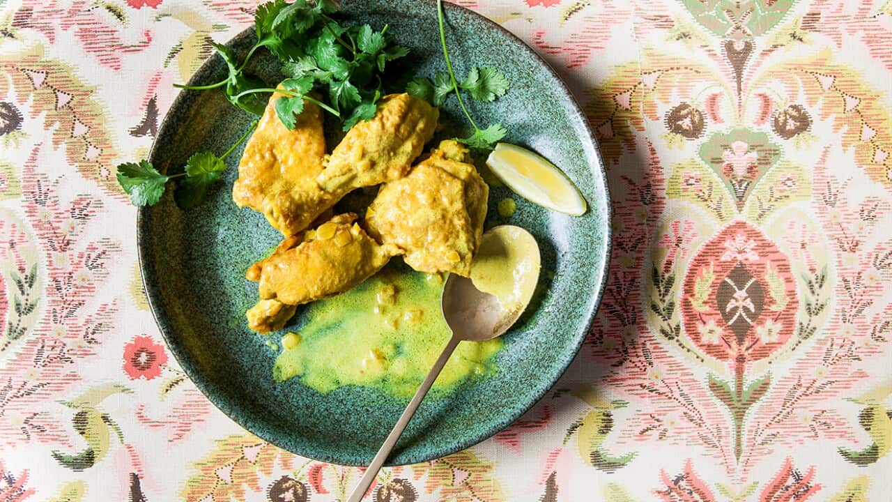 Afghan braised chicken with yoghurt and turmeric (lawang)