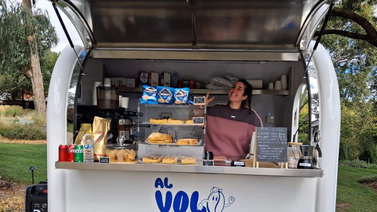Sara Bregoli nel suo trailer Al volo cafè