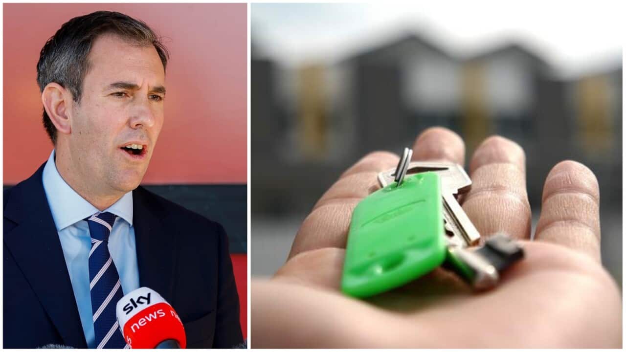 Federal Treasurer Jim Chalmers speaks to media / Key on palm of hand