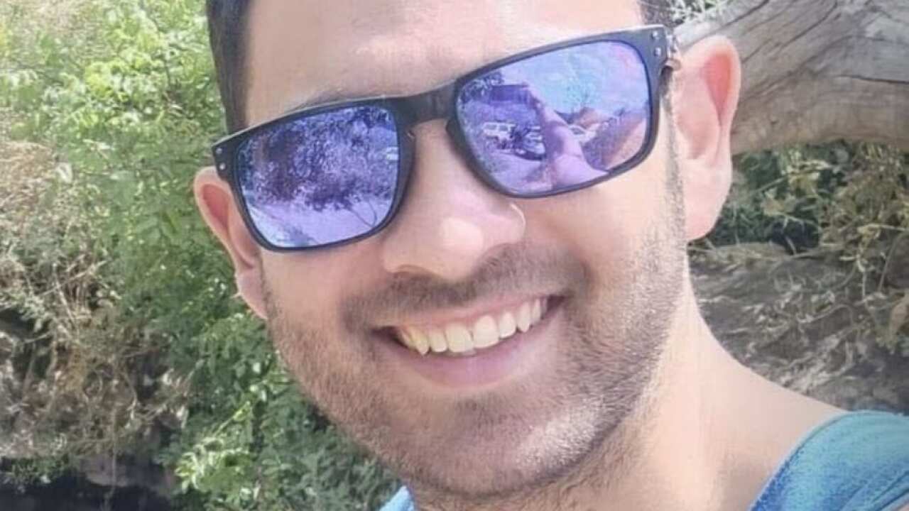 西凡接受機械工程師培訓,但於10月7日被召集為以色列國防後備軍。