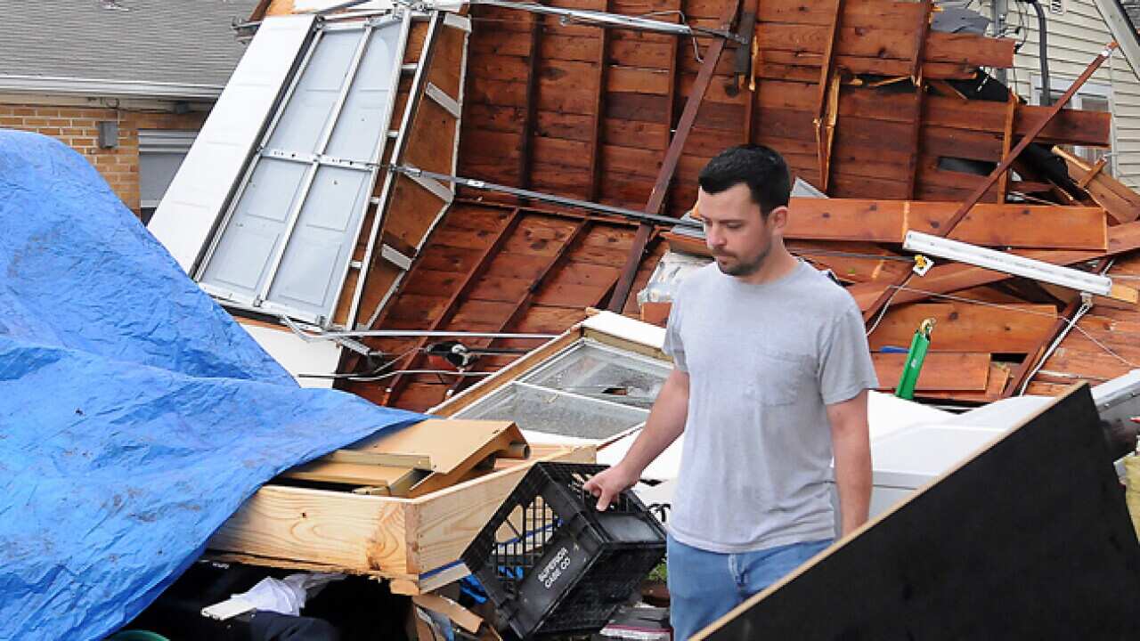 tornado_oklahoma_120416__b_AAP_1366376566