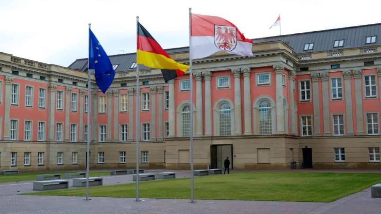 2 - Innenhof mit Haupteingang des Landtagsgebäudes (Stefan Gloede).jpg.271237.jpg