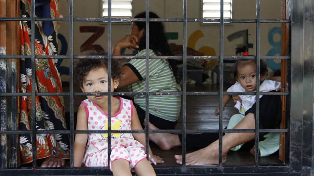asylum_kids_20110604_b_aap_1525577010