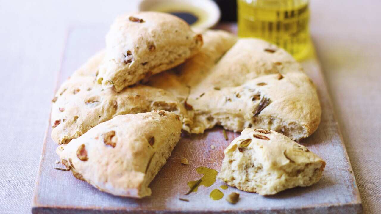 Aussie_Olive_Damper_Bread5252 copy.jpg