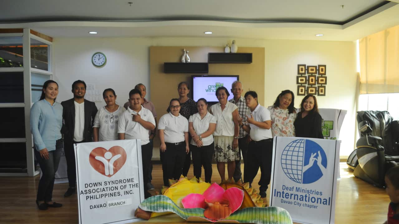 Green Windows Dormitel launched an OJT program for people with Down syndrome and children with hearing impairment.