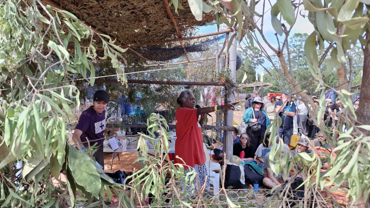 Yolngu Elder Mayatili Marika shares bush medicine knowledge with medical students from Flinders University_credit_Flinders NT_Facebook.jpg