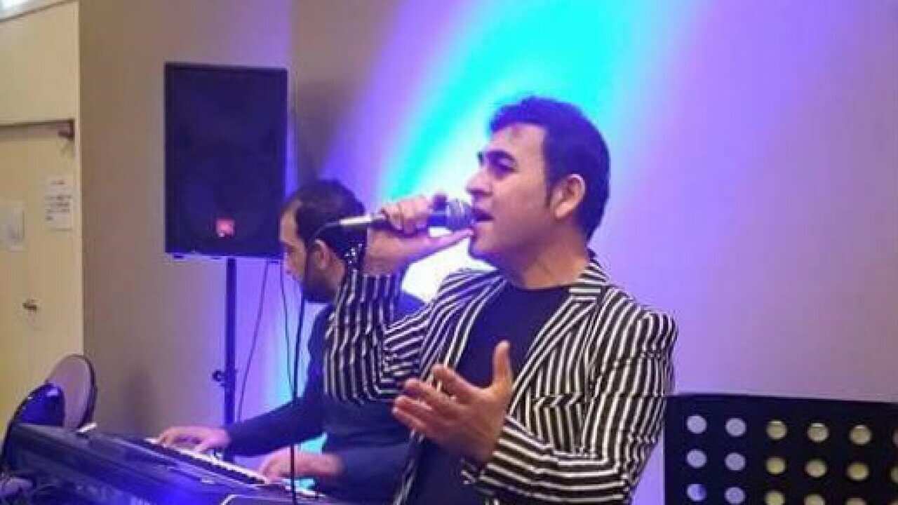 Singer Imad Almelook