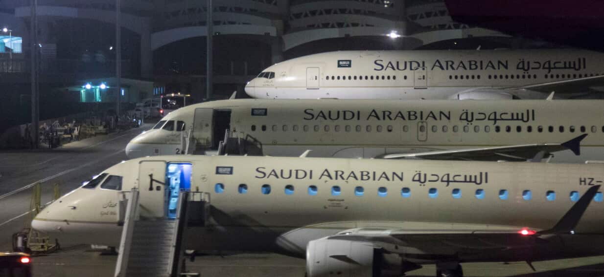 'Shelter in place' warning as Australians told not to travel to Middle East hub
