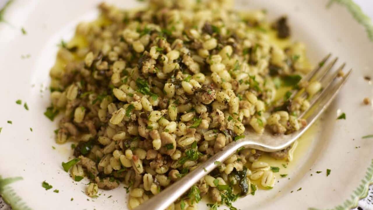 PEARL-BARLEY-WITH-SPINACH-AND-PORK-MINCE.jpg