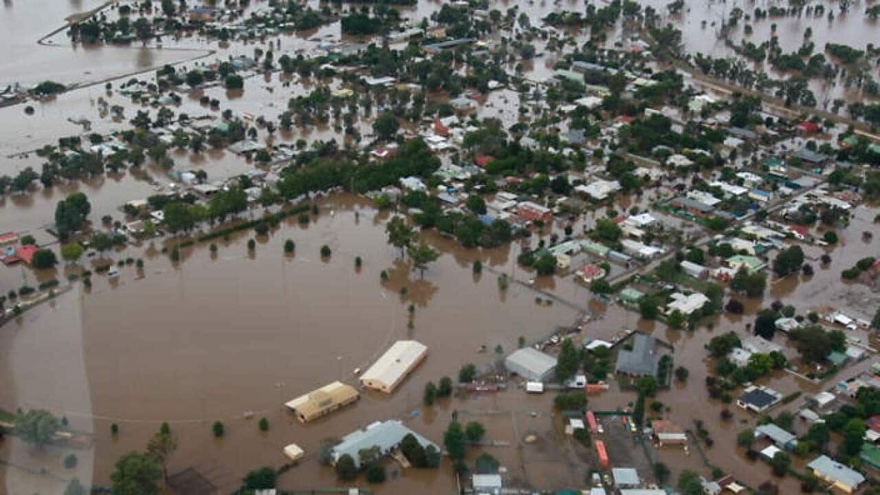 More than a hundred emergency warnings are in place in New South Wales as the town of Forbes prepares for its worst flooding in 70 years.