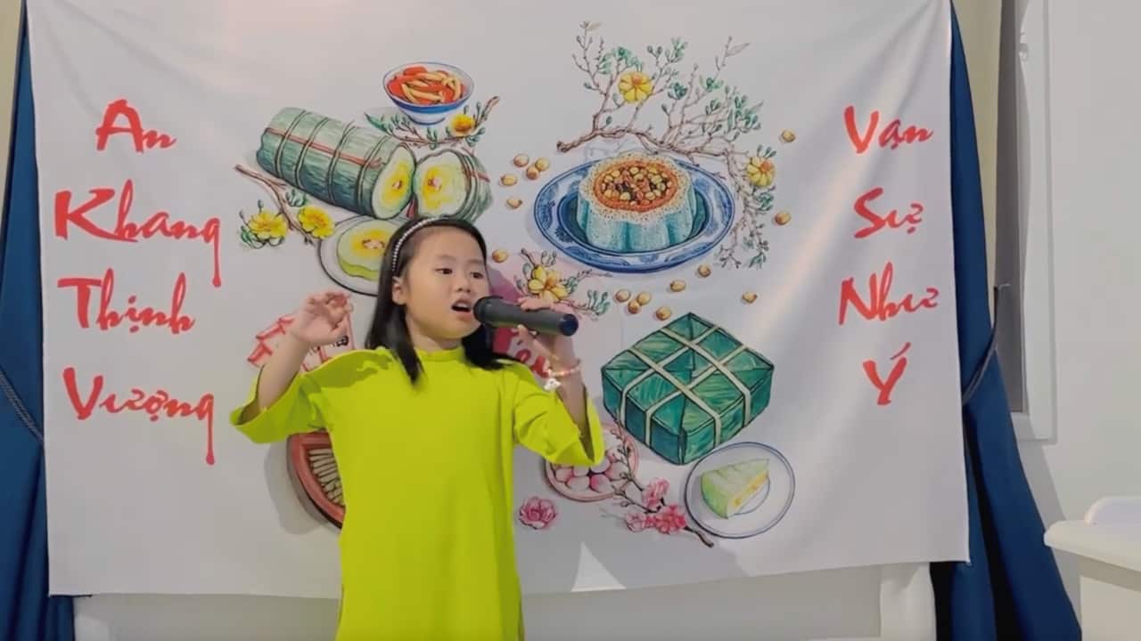 Khanh Tram hat Viet Nam trong toi la.png