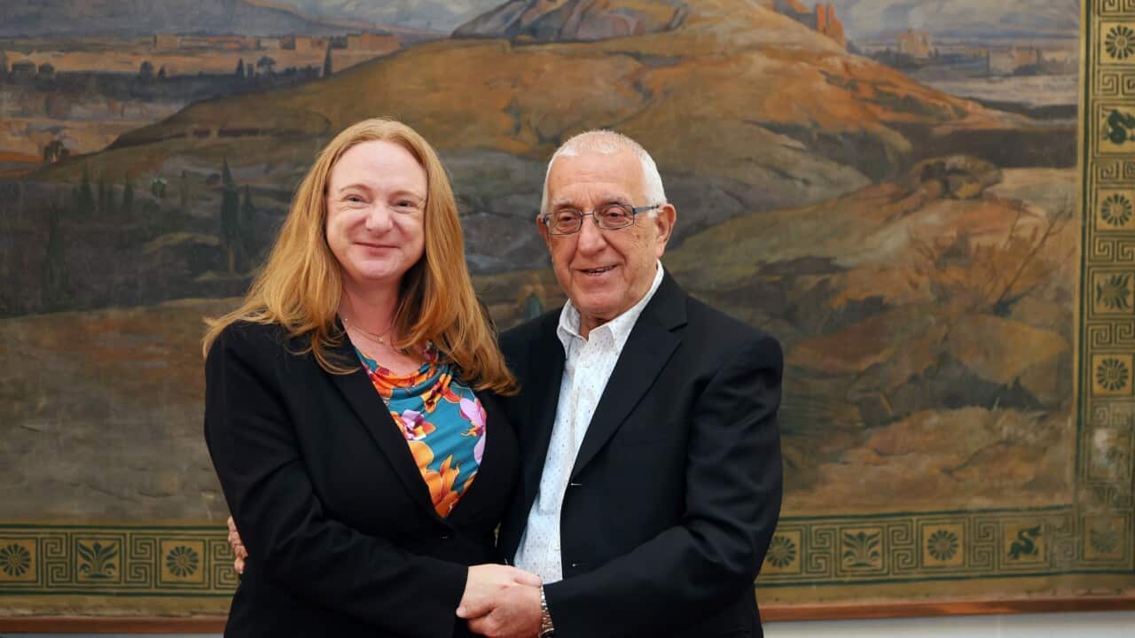 Νικήτας Κακλαμάνης- Alison Duncan.jpg