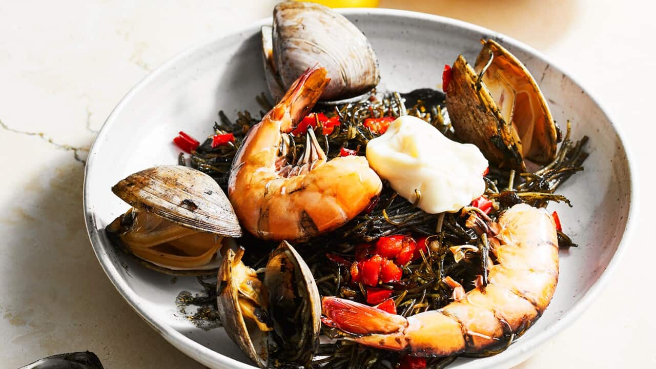 Squid ink fidep paella (fideua negre)