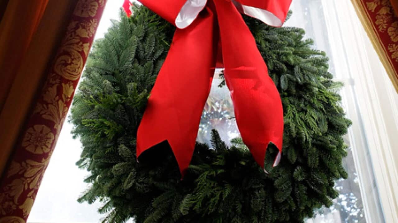Christmas_wreath_2512_L_getty_678964429