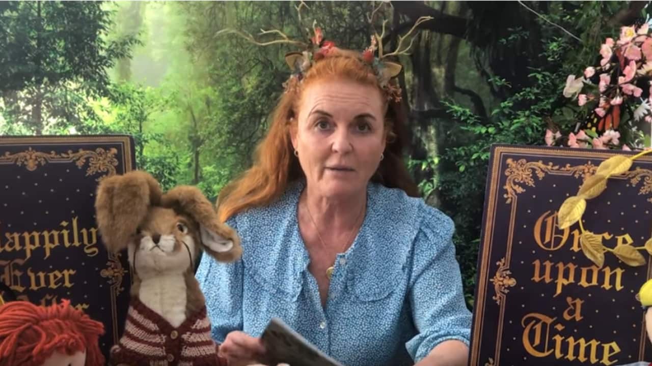 Сара Фъргюсън чете Черупката на Чарли от Марина Златанова.