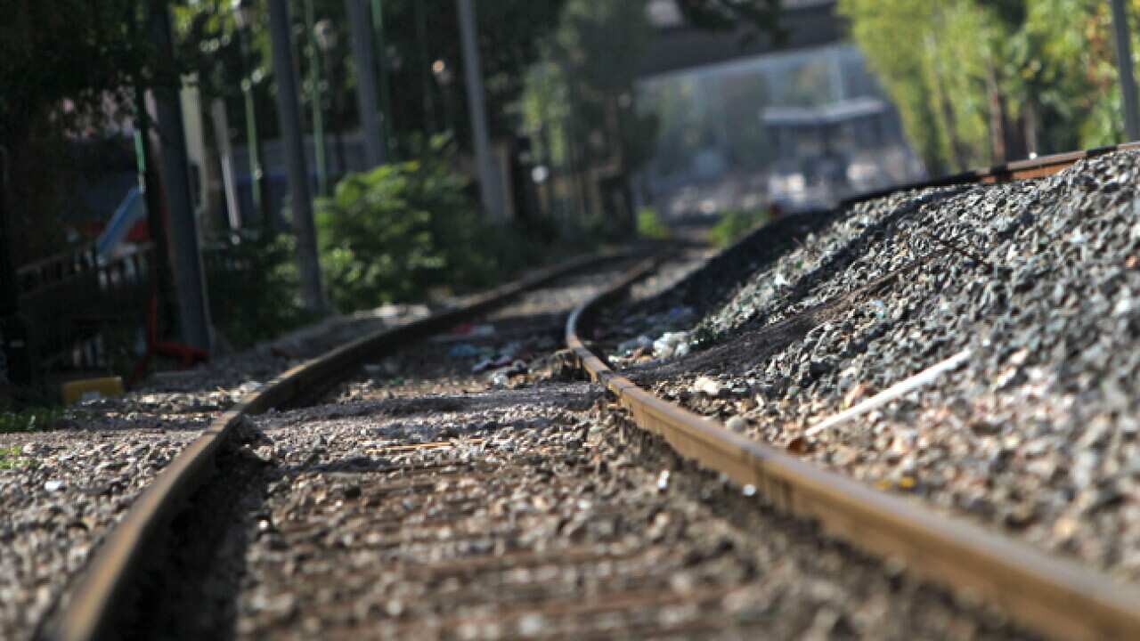 Railroad-track_310311_B_AAP_2145975411