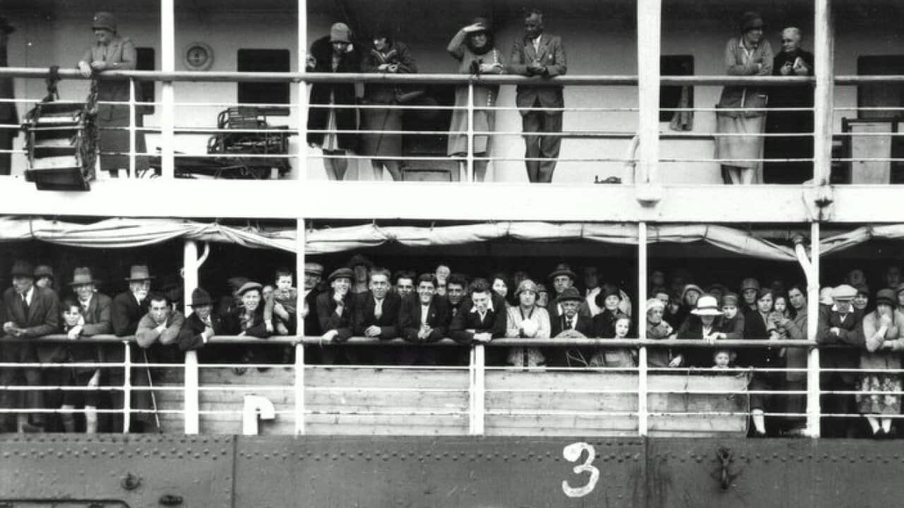 Passengers on board the ship Osterley berthed in Adelaide on 8 December 1927