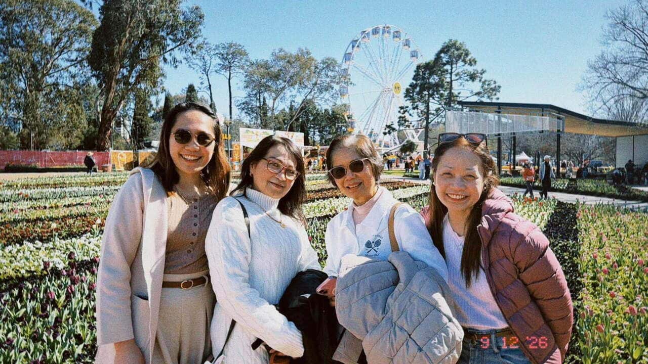 Group of Filipino migrants in Floriade.