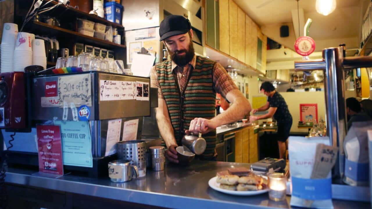 Stock images of workers in Melbourne, Thursday, July 19, 2018. The latest ABS jobs figures have been released. (AAP Image/David Crosling) NO ARCHIVING