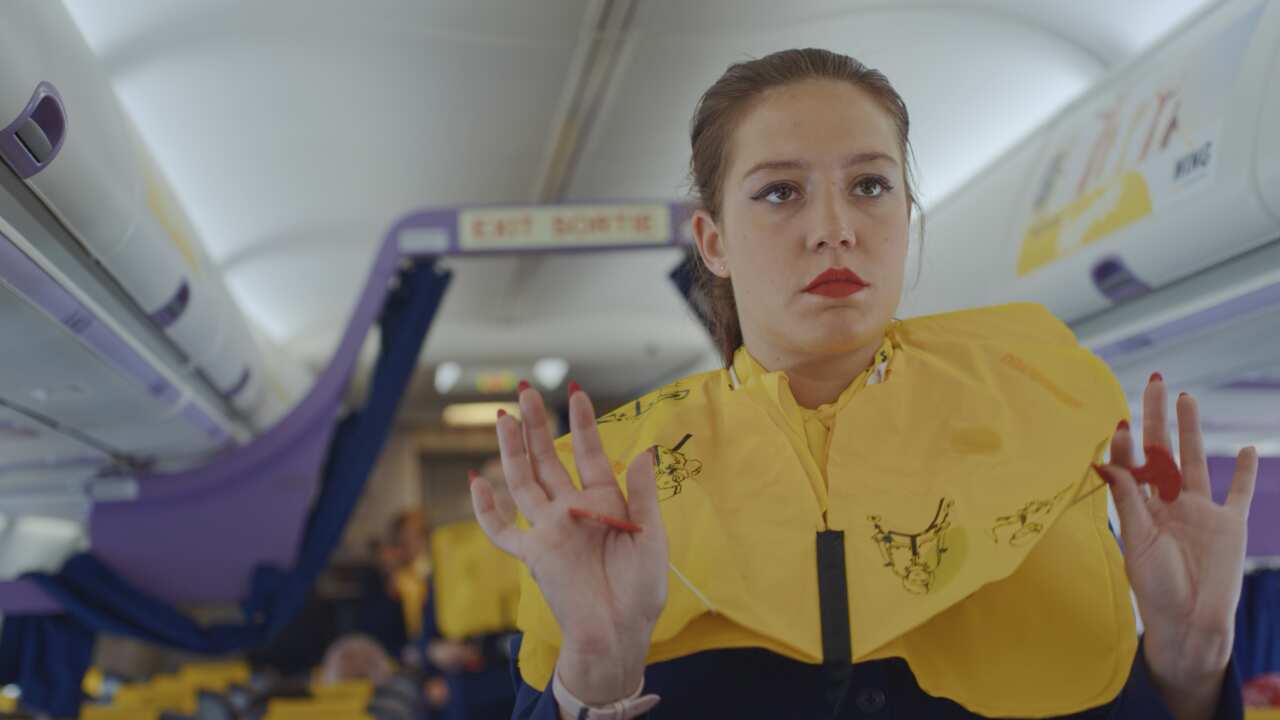 "Rien à foutre", de Emmanuel Marre et Julie Lecoustre, avec Adèle Exarchopoulos
