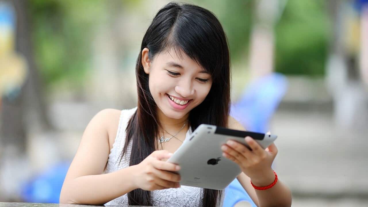 young lady, ipad