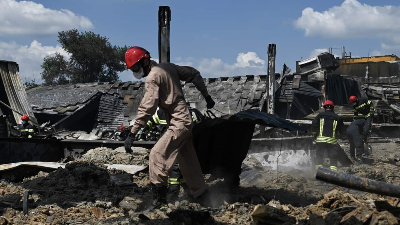 Ukraine: Russian airstrike destroys Ukrainian shopping mall and kills civilians